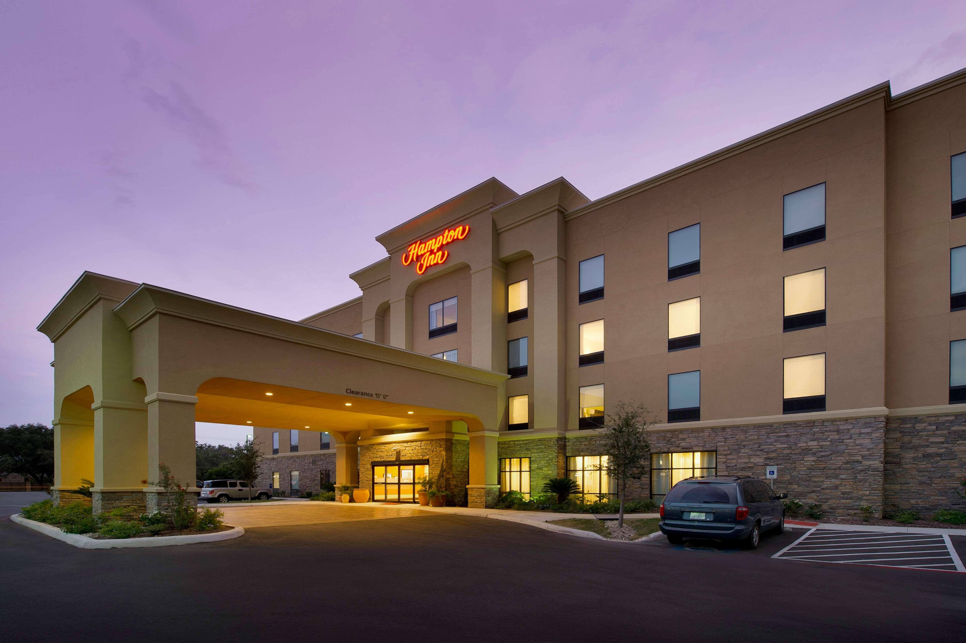 Hampton Inn Uvalde Bagian luar foto